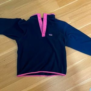 Blue and pink Patagonia sweater!! Size: kids XL (fits XS)